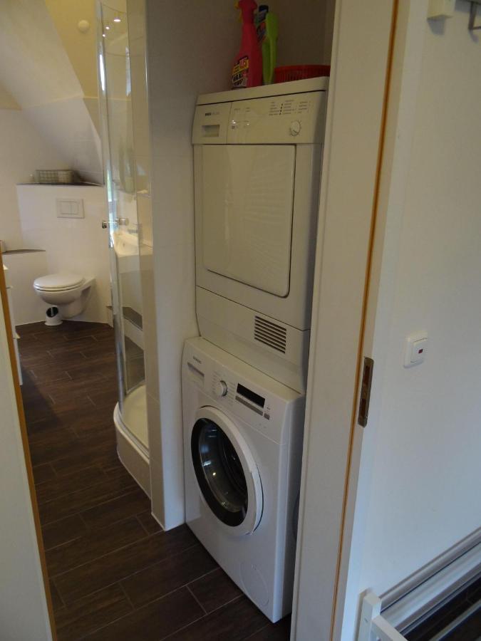Ferienwohnung-Dg-Im-Reetdachhaus-Im-Ort-Welt  Kültér fotó